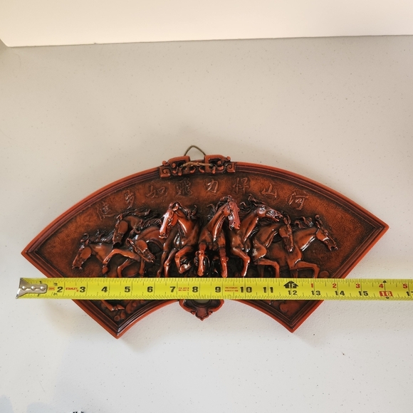Vintage Resin 3D Horses Chinese Red Knot Wall Hanging Art Plaque Sculpture 70s - Picture 8 of 9